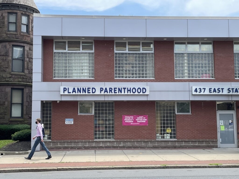 Facing a ‘chilling effect,’ Oregon lawmakers seek to beef up abortion, trans health care laws