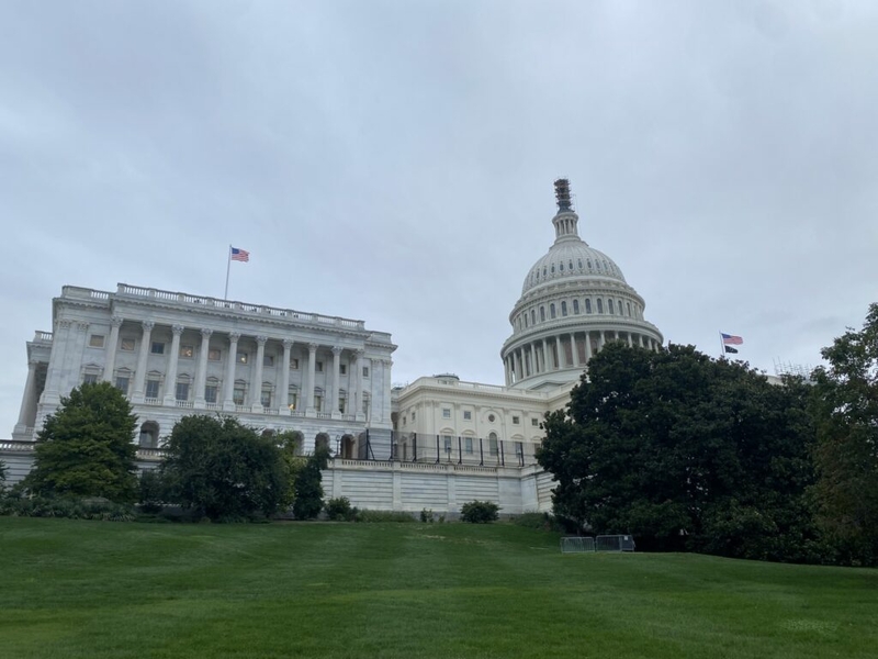 With days until shutdown, border security package eyed by U.S. Senate GOP