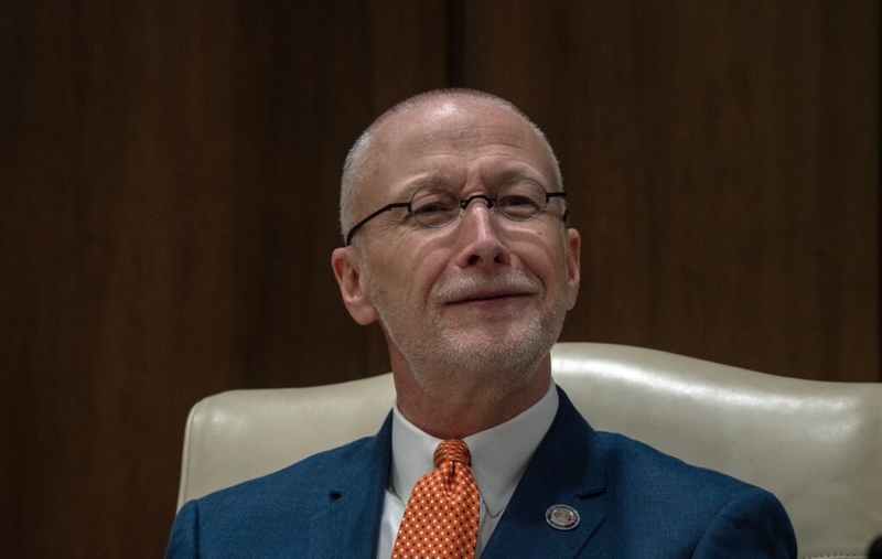 Stockard on the Stump: Congressional candidate says he’ll drop Chinese military stocks