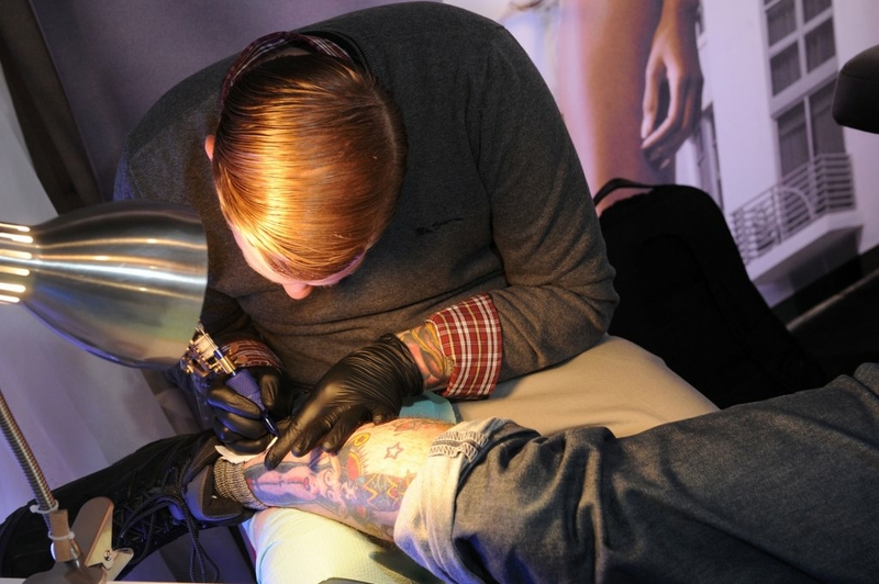 Virginia increases training requirements for students in tattoo schools