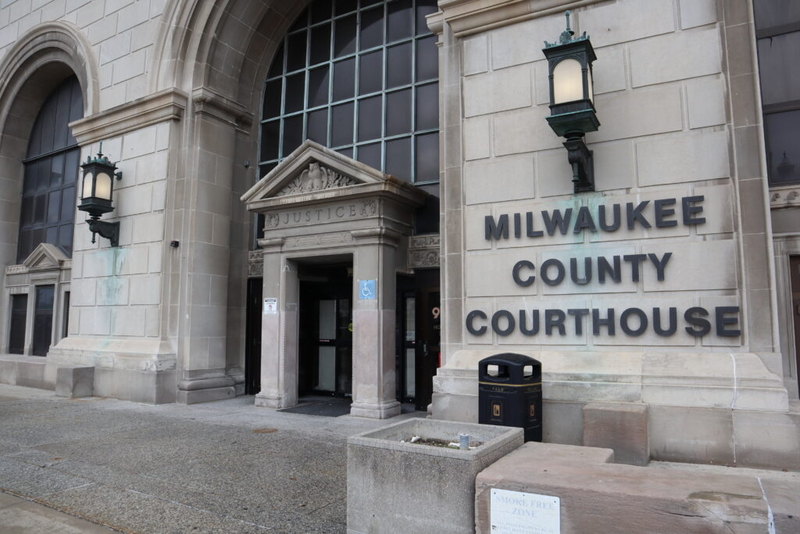 Republicans circulate bill to withhold pay for suspended judges 