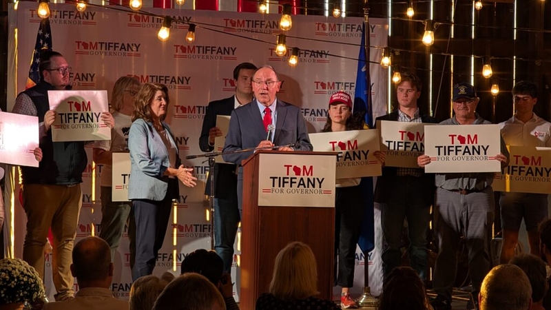 Tiffany seeks to distance himself from Trump, rising gas prices and the Iran War 