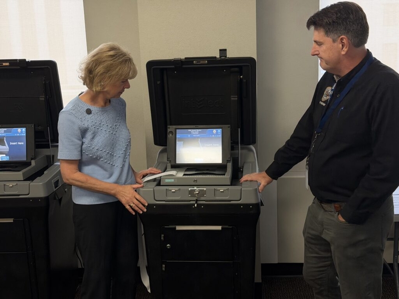 Sen. Baldwin discusses election security with Dane Co. officials