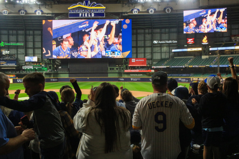 Brewers blow 12th inning lead, still chasing first World Series title 