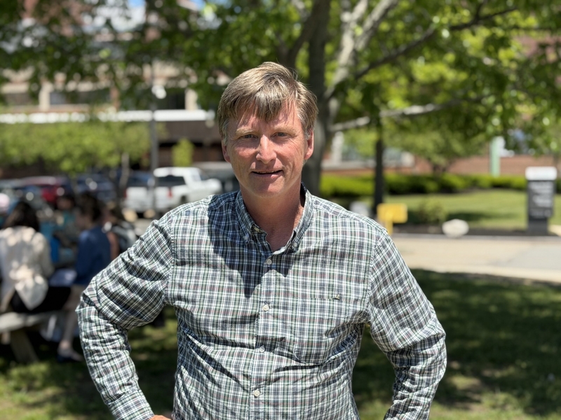 Gubernatorial candidates have competing visions for AI use in Maine ...