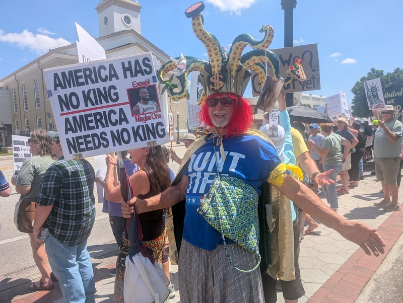 No Kings marches attract crowds even in conservative areas of Florida