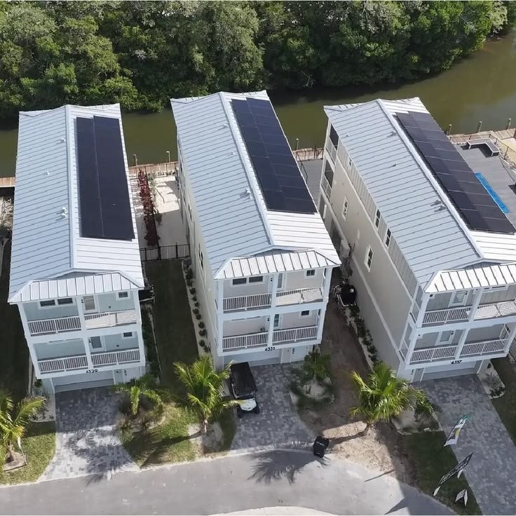 Acclaimed Florida developer gets down and dirty fighting over canal