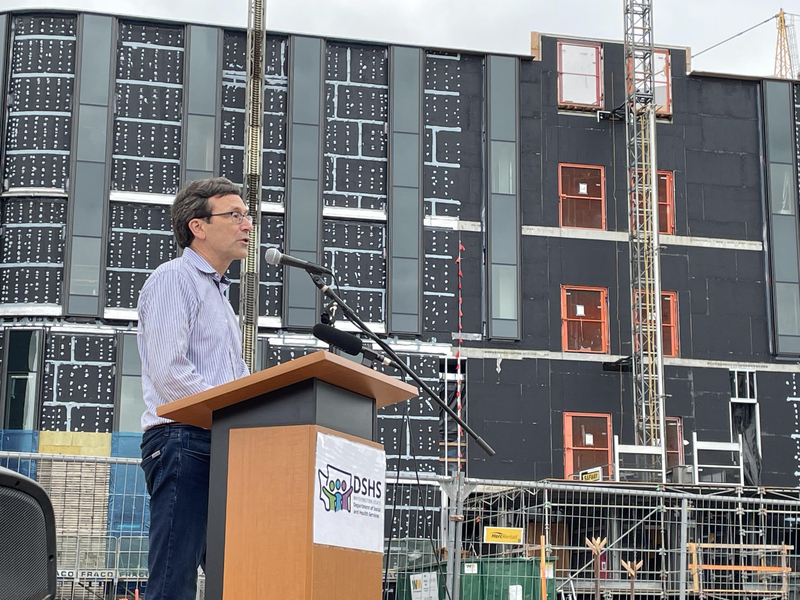 WA governor met with state worker protest at hospital construction ceremony