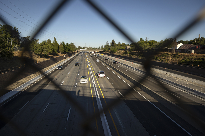 Traffic on Highway 50 in Sacramento on June 30, 2022. Photo by Miguel Gutierrez Jr., CalMatters