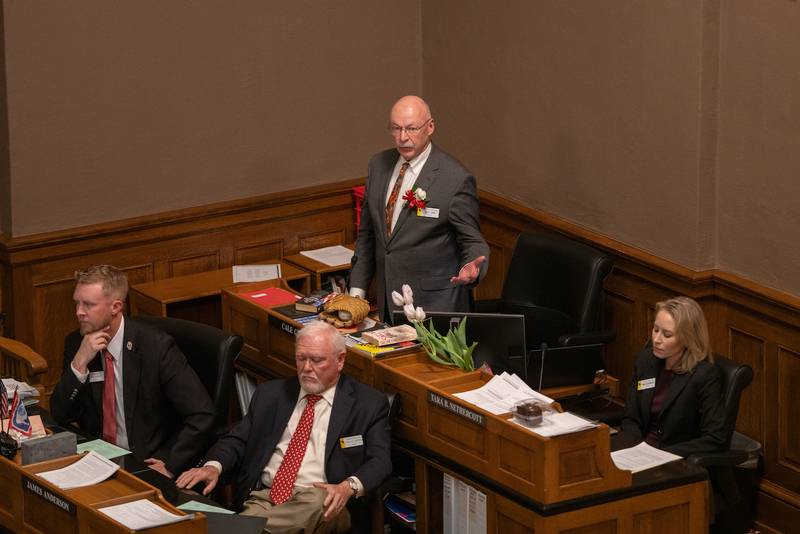 Senate approves private-school voucher program