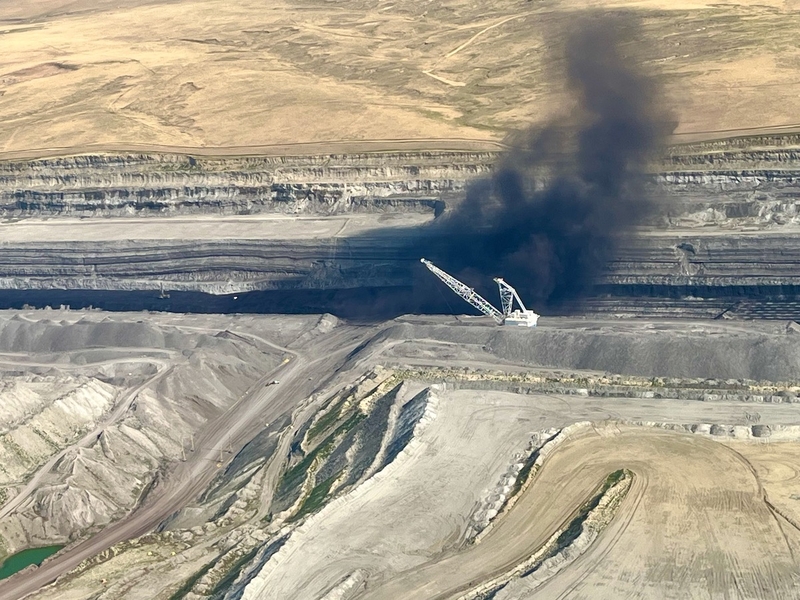 PacifiCorp throws lifeline to one Wyoming power plant, confirms end of coal at another