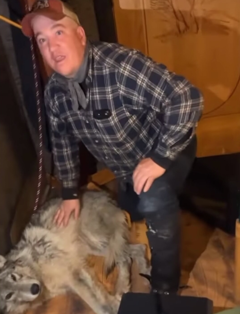 Grand jury convening to decide if wolf captor Cody Roberts should face felony charges