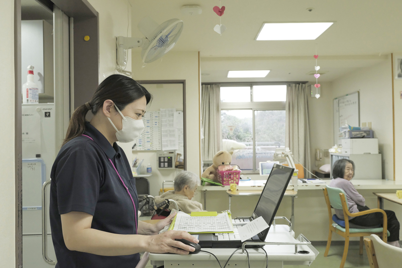 What Texas can learn from Japanese cities that give technology to its senior citizens