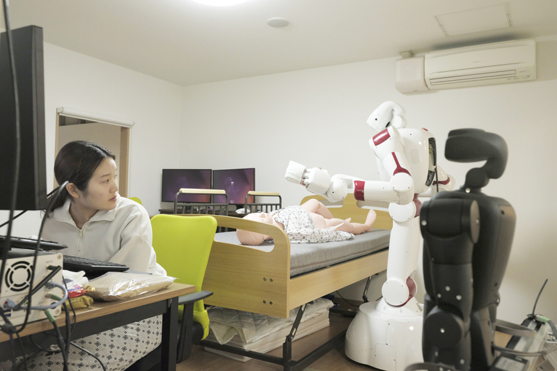 What Texas can learn from Japanese cities that give technology to its senior citizens