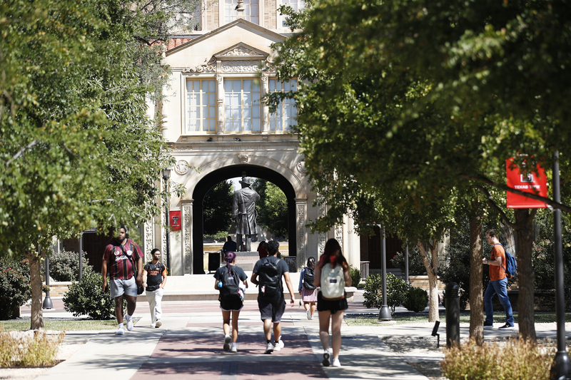 A conservative senator reshaped Texas colleges. He wants the rest of the country to follow.