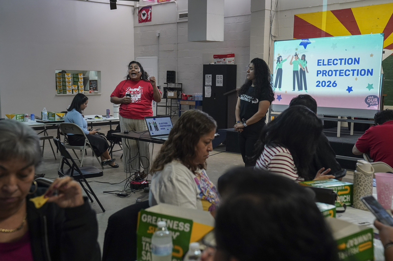 Tania Chavez Camacho, executive director of La Unión del Pueblo Entero, addresses attendees of a poll training in San Juan on Oct. 9, 2026.
