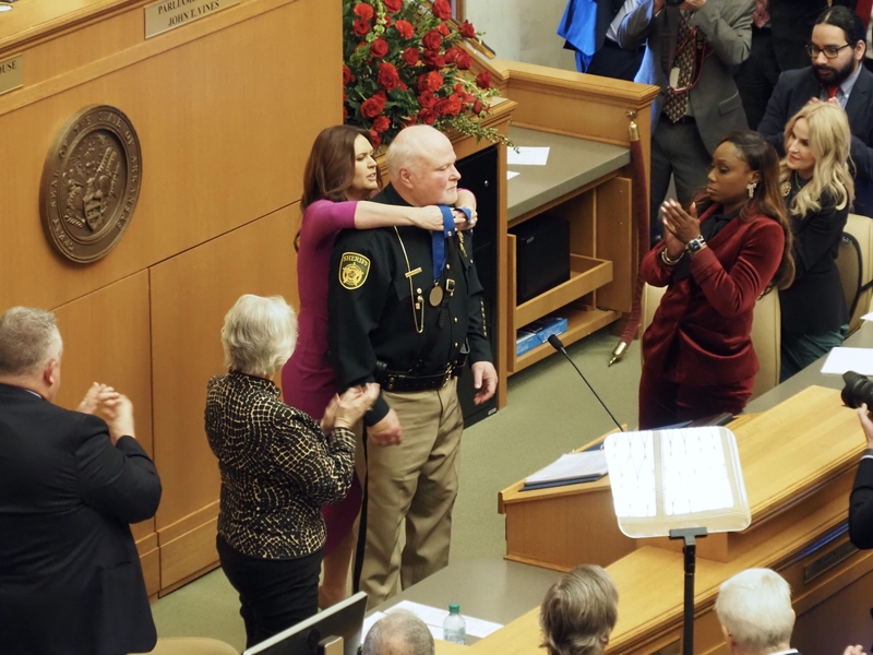 Arkansas governor lays out legislative priorities in State of the State