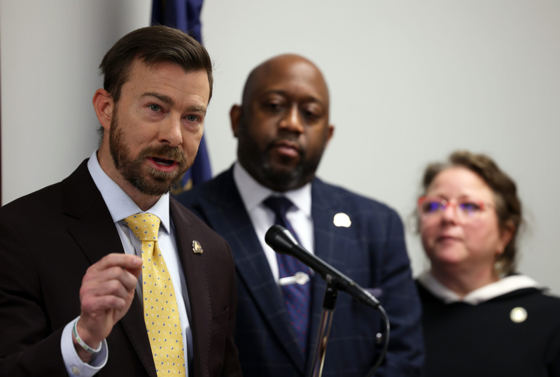 ‘Halo’ zone around police, ICE nears final passage as Dems voice First Amendment concerns