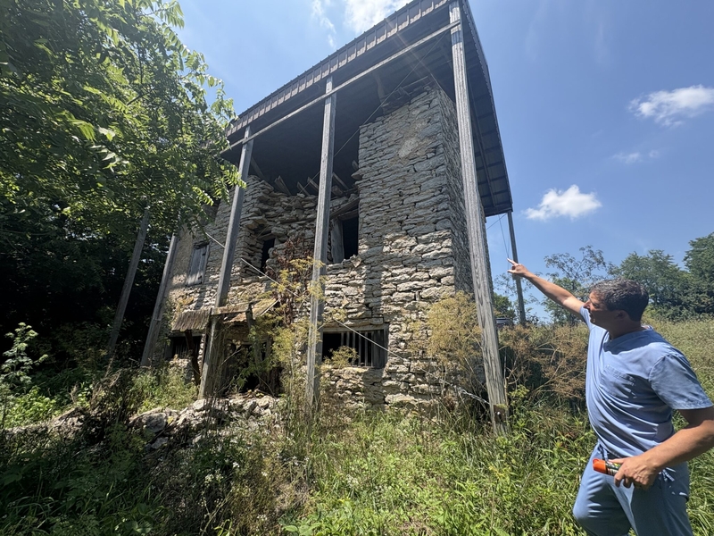 Kentucky landowner works to preserve, restore 200-year-old Choctaw Academy dormitory