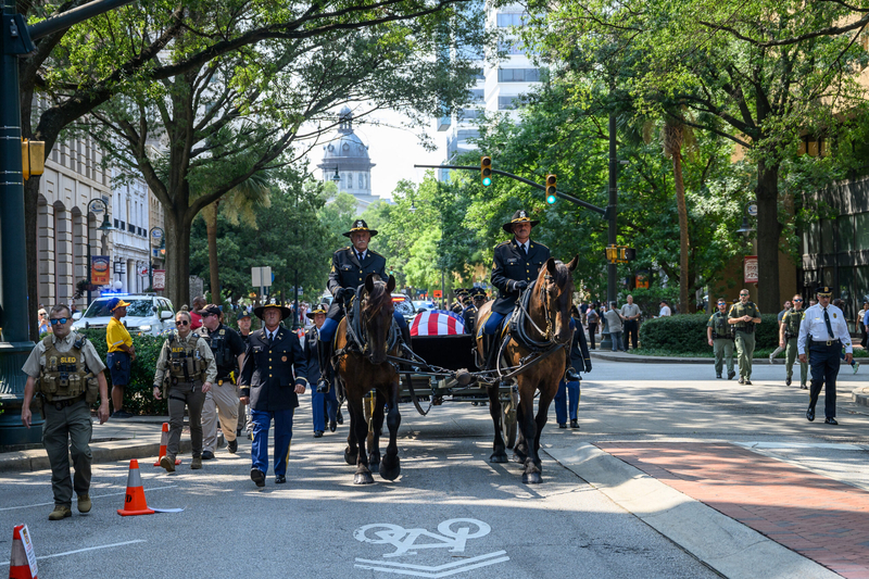 Mourners say goodbye to US Sen. Lindsey Graham at SC Statehouse