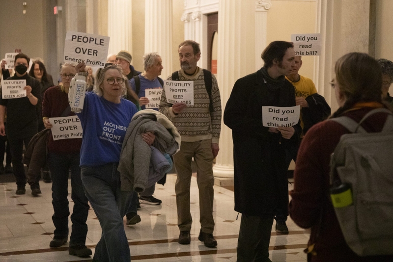 Healey’s reelection bid confronts volatile energy politics