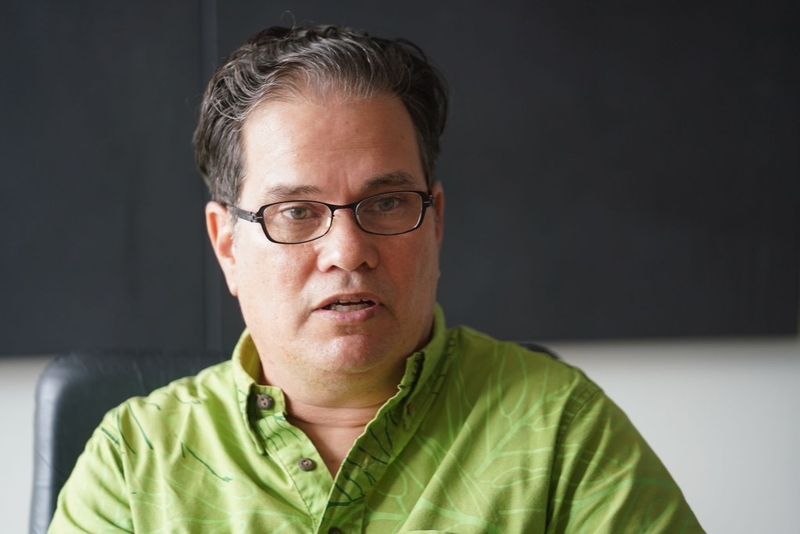 Jonathan Likeke Scheuer.