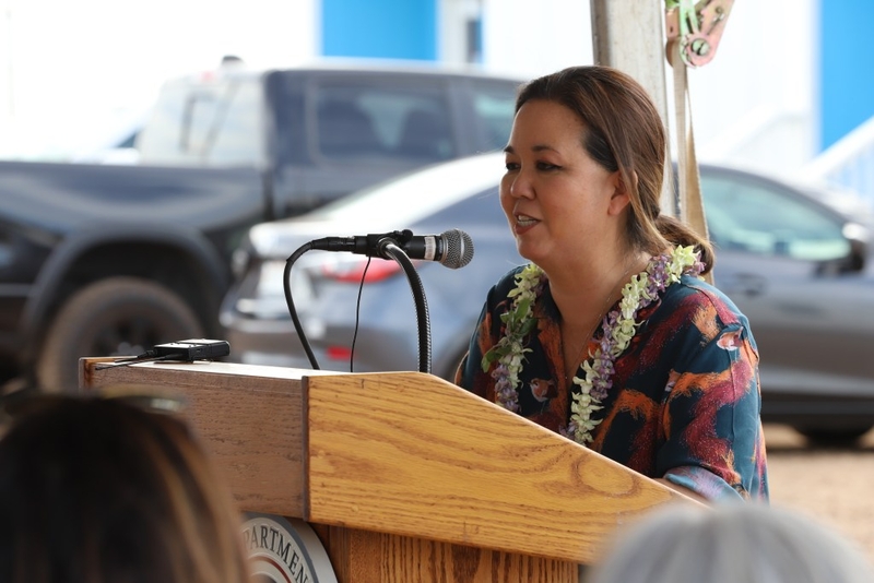 U.S. Rep Jill Tokuda said Bob Fenton, FEMA regional administrator, has committed so much to Maui’s community that he is now a kamaaina, or Hawaii resident. (Léo Azambuja/Civil Beat/2024)