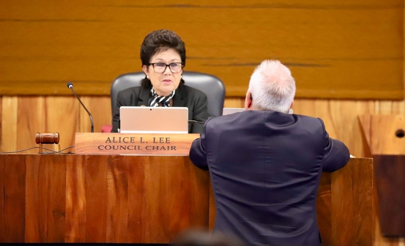 Maui County Council Chair Alice Lee talks to council member Tom Cook during a break on Monday. (Erin Nolan/Civil Beat/2025)