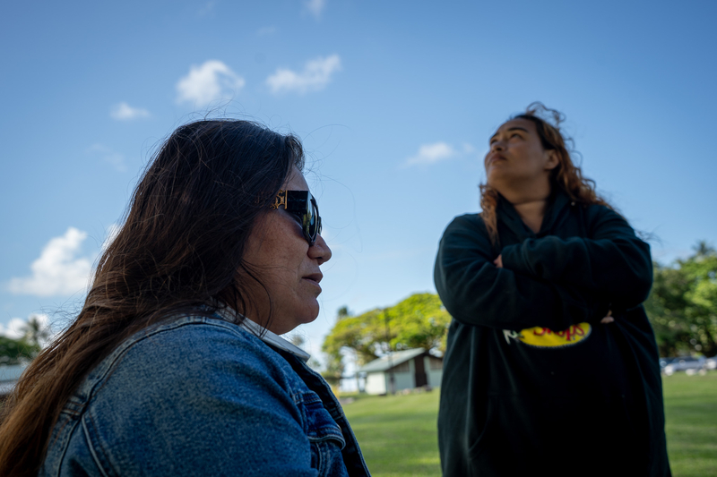 J-Lynn Vinson, left, with her daughter Kylie Kepa'a at Wailoa River State Park in Hilo June 3, 2026. They recounted a family confrontation with a pedatric dentist three years ago. (Craig Fujii/Civil Beat/2026)