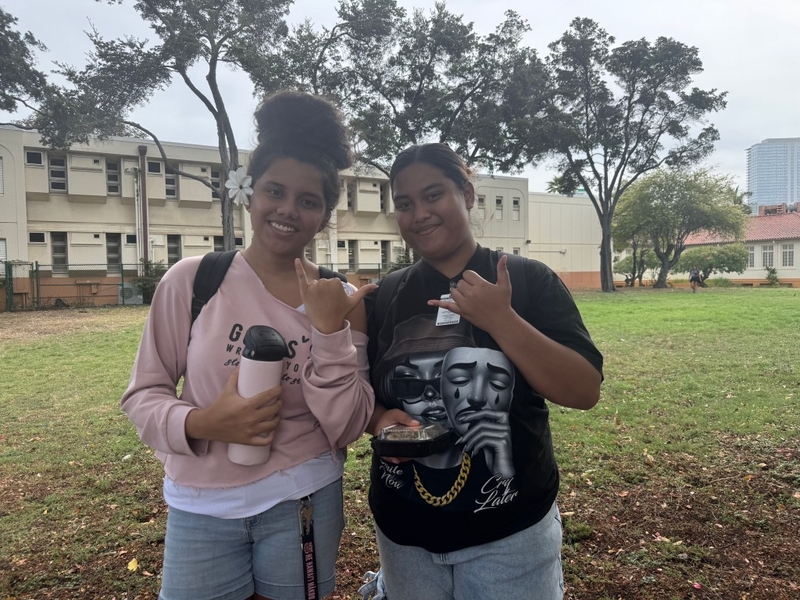 Olena Aleka-Hanohano, right, and Orsalyn Kasio said students seem more willing to socialize this year after the school cracked down on cell phone use.