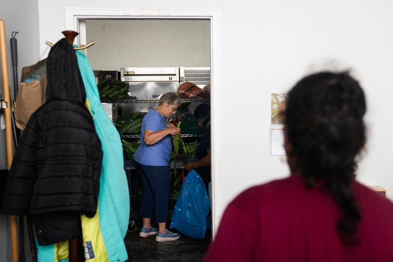 After losing SNAP benefits, some CT refugees are struggling to afford food