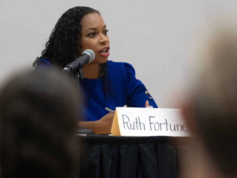 1st Congressional District candidates square off in final debate