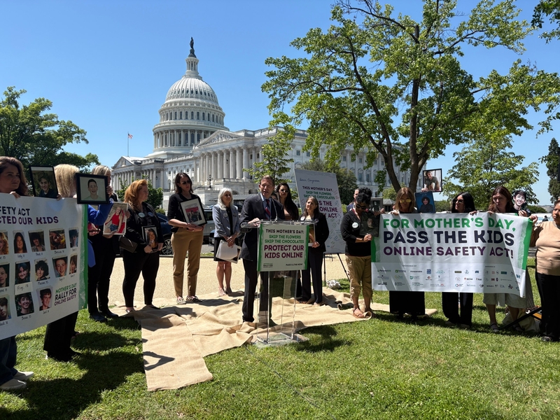 After settlement, CT mom pushes Congress to take up online safety