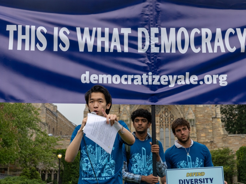 Yale demonstrators ring in semester with calls on school to ‘democratize’