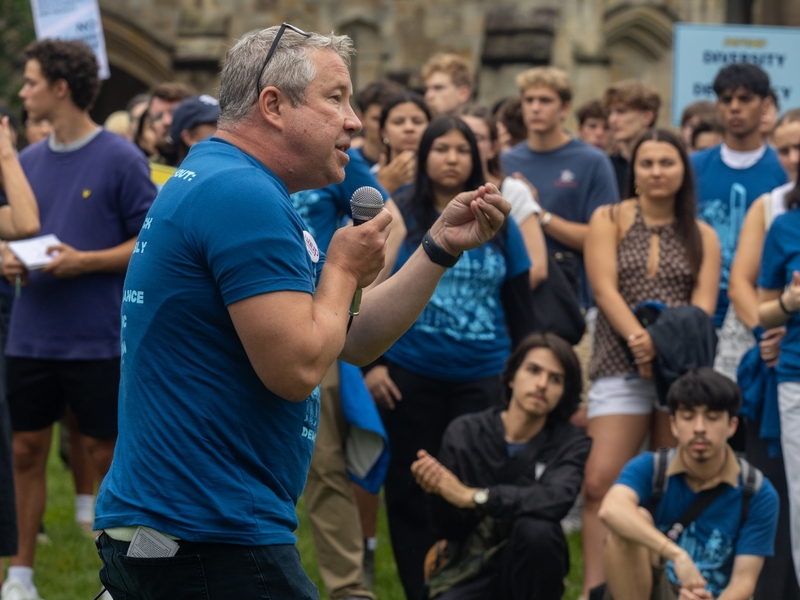Yale demonstrators ring in semester with calls on school to ‘democratize’