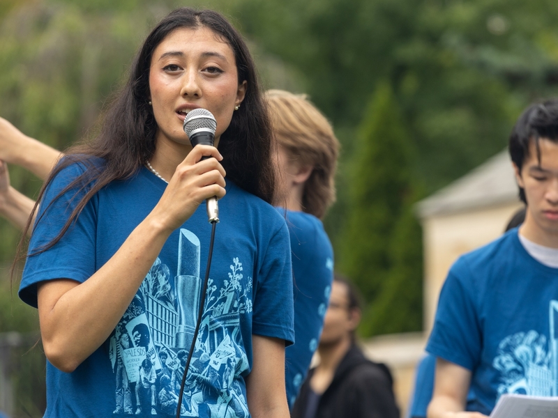 Yale demonstrators ring in semester with calls on school to ‘democratize’