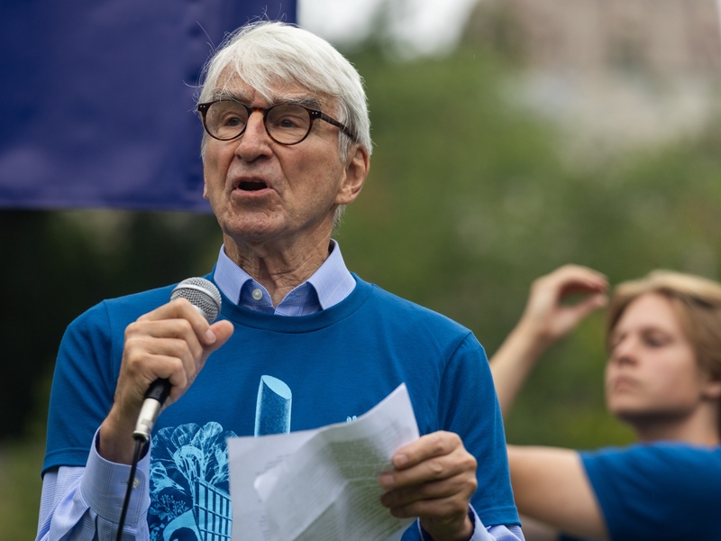Yale demonstrators ring in semester with calls on school to ‘democratize’