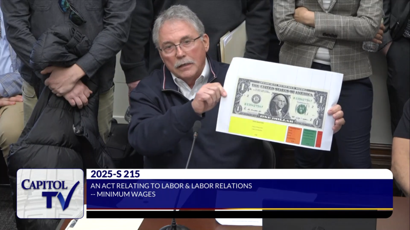 Minimum wage hike bills draw maximum crowds to R.I. State House