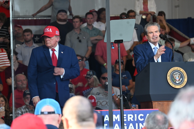 Trump urges supporters to ‘pretend’ he’s on the ballot as he campaigns with Georgia Republicans