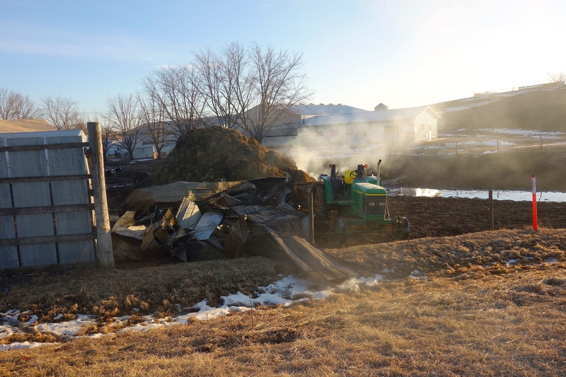 Barn fire at Amish farm brings community together