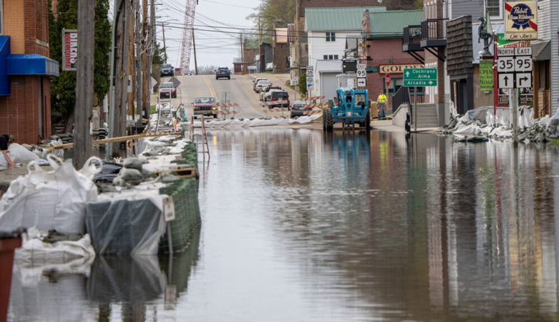 Mississippi River named the most endangered of 2025 by non-profit American Rivers&nbsp;