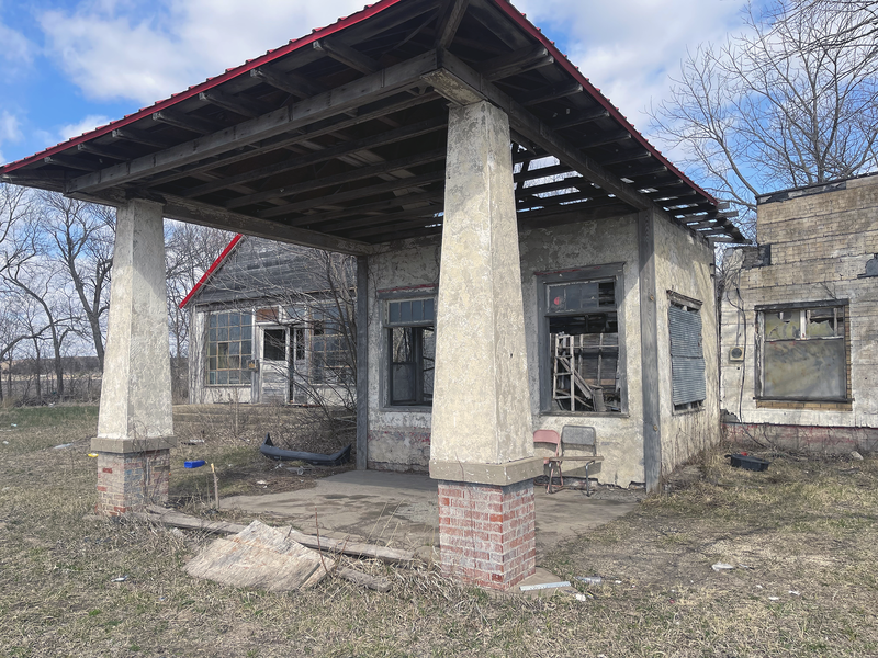 Ruined beauty of Kansas: Ghost towns and buildings splinter under weight of time
