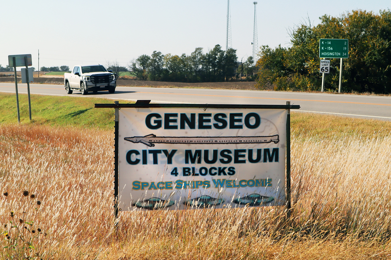 Road sign for the Geneseo City Museum.