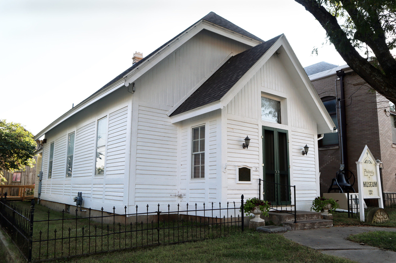 The first free library in Kansas was establishing in this building at Peabody in 1874.