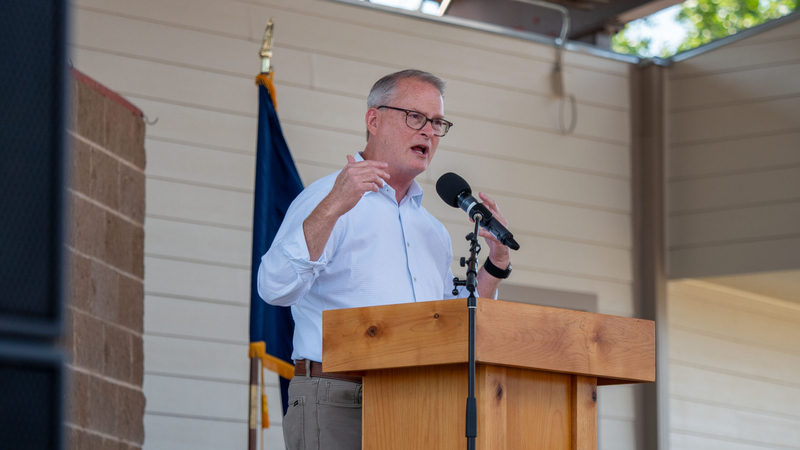 Clamorous crowd dominates first Kansas U.S. Senate debate between Marshall, Hamilton