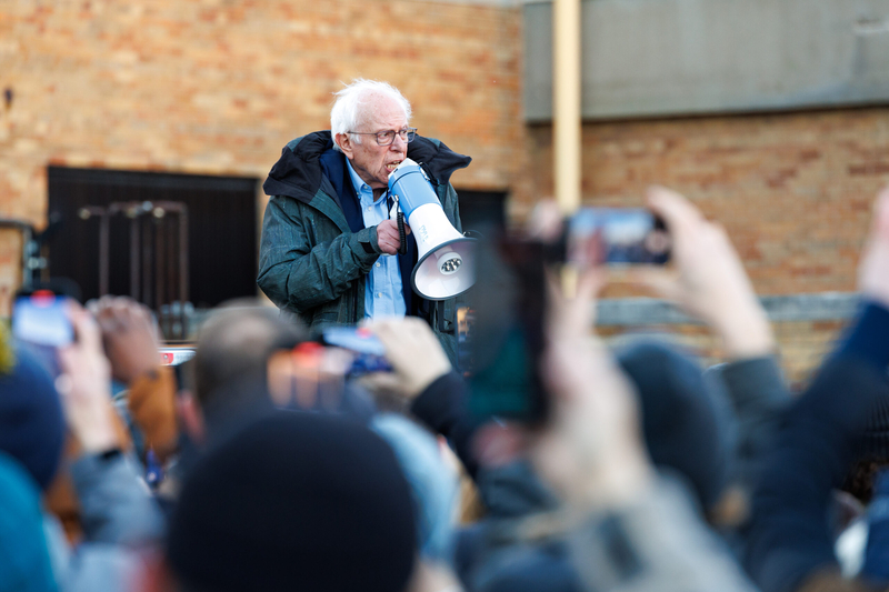 Bernie Sanders draws 10,000 supporters to Warren for a ‘Fight Oligarchy’ rally