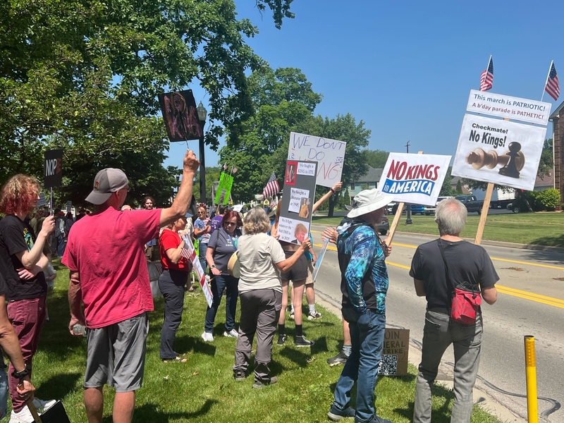 Michiganders show up across the state to oppose Trump policies and say ‘No Kings’