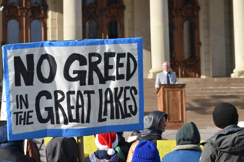 Poll: Whitmer remains popular as Michigan voters worry about inflation, jobs and the economy