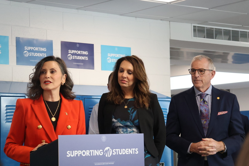 Whitmer signs off on school cell phone ban set for next fall