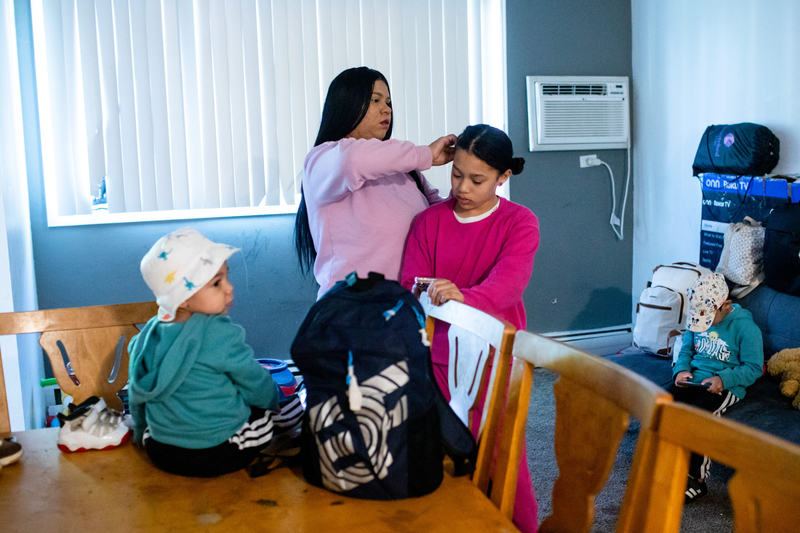 Tenían permiso para vivir y trabajar en Minnesota. Luego, fueron arrestados por agentes migratorios